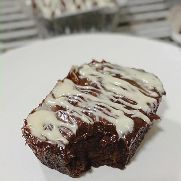 Brownie Vegano de Batata Doce e Ganache de Chocolate Preto e Branco 125g