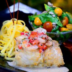 Filete de Tilapia en Salpicón de Camarones