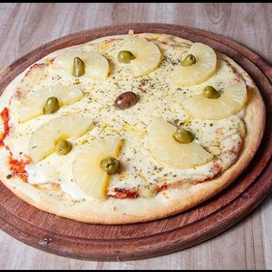 Pizza con roquefort y ananá