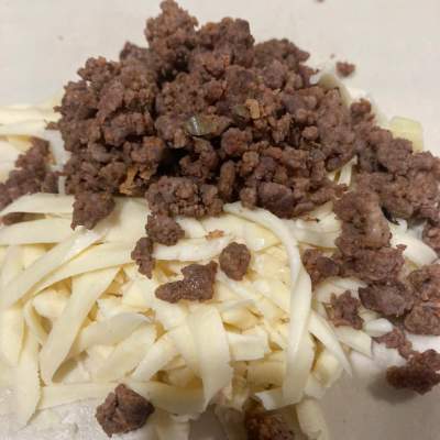 PASTEL CARNE COM QUEIJO