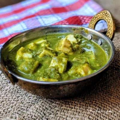 Lasooni Palak Paneer