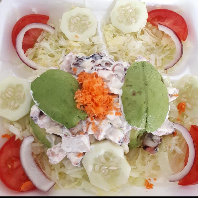 AGUACATE RELLENO DE PULPO
