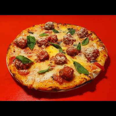 2 pizzas Boloñesa ("bolognese" en italiano)