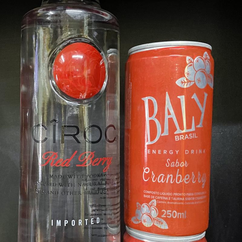 Combo Ciroc Red com Baly