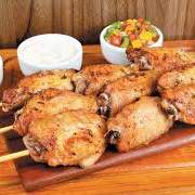 ESPETINHO DE ASINHA DE FRANGO