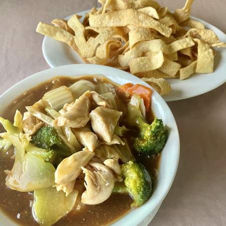49- Chow Mein Con Pollo ( medio)