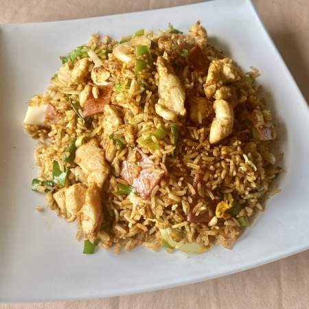 16- Arroz frito con pollo y jamón (entero)