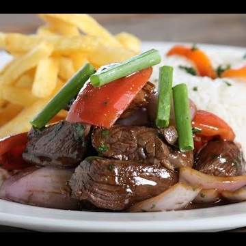 Lomo saltado montado