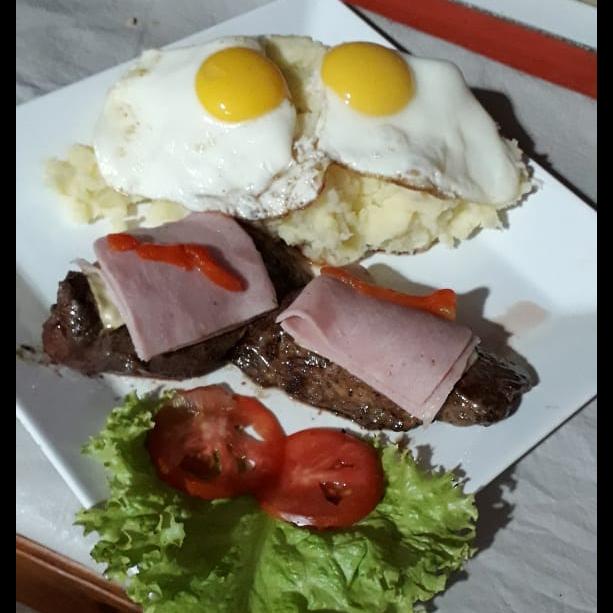 Lomo especial con guarnición