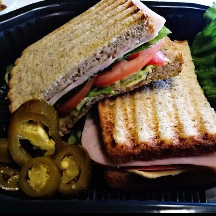 Sandwich multigrano de pavo