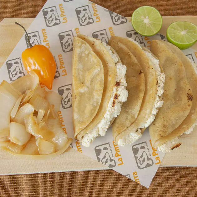 Taco de barbacoa con requeson