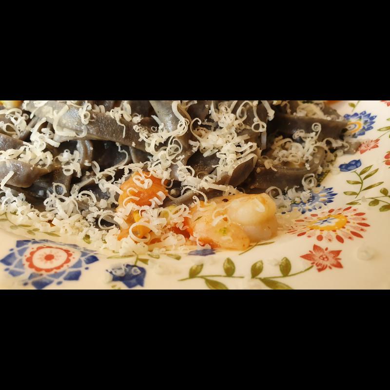 Fettuccine Artesanales al Negro de Calamares