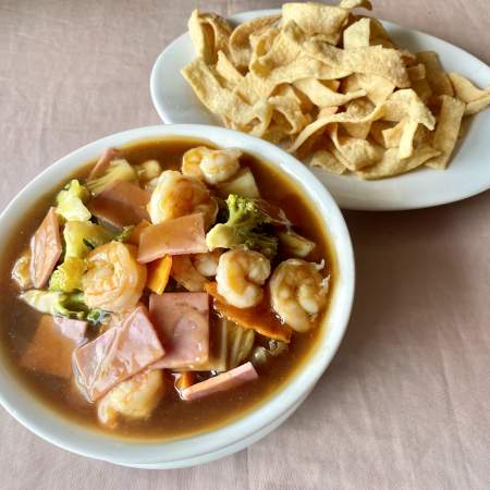 50- Chow Mein Con Camarón y Jamón ( medio)