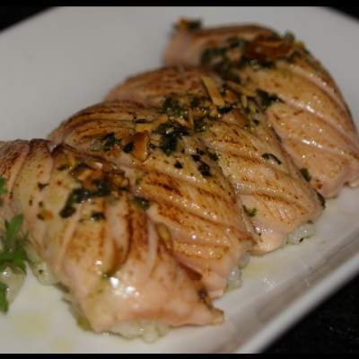 Niguiri de salmão pesto 4 pcs