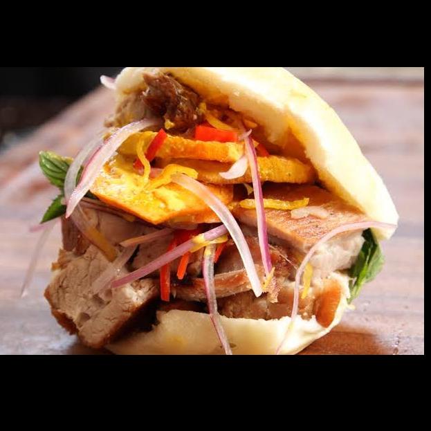 Pan con Chicharron