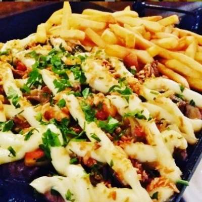 FILÉZINHO AO CATUPIRY COM FRITAS