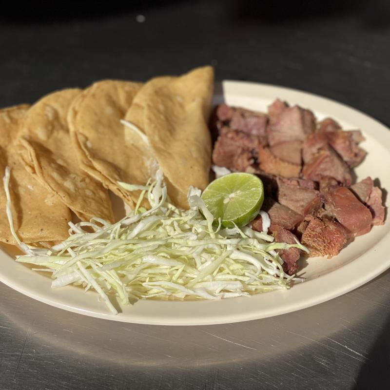 Orden de tacos con carne