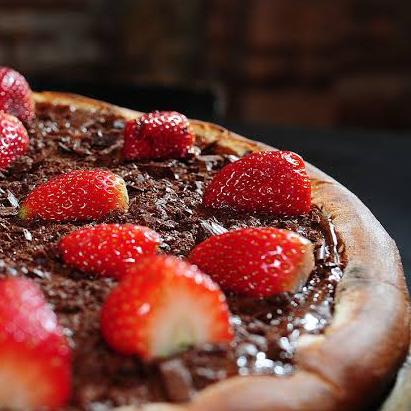 CHOCOLATE E CONFETES OU MORANGO