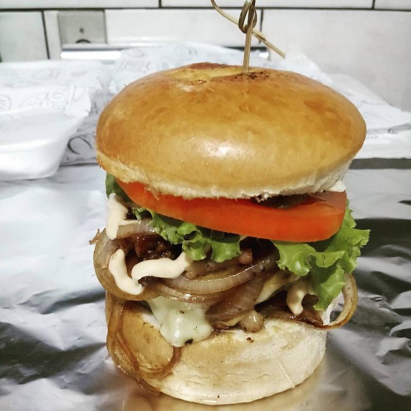 Burguer Bacon acebolado.