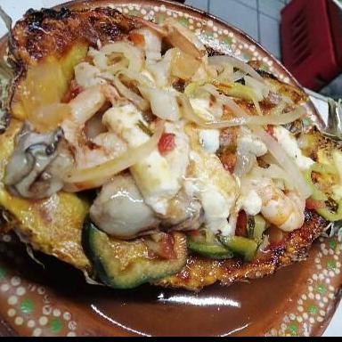 Piña rellena