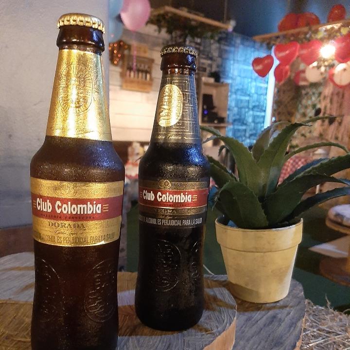 Cerveza club colombia Dorada