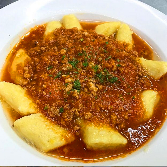 Gnocchi de Mandioquinha ao Molho Bolonhesa