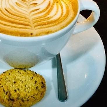 CAFÉ TRADICIONAL LATTE