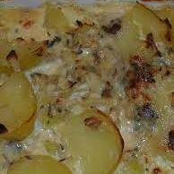 Papas con roquefort, huevo y jamón