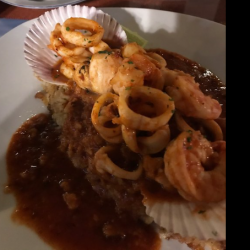 Tacutacu con Picante de Mariscos