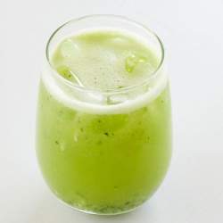 Agua de limon pepino