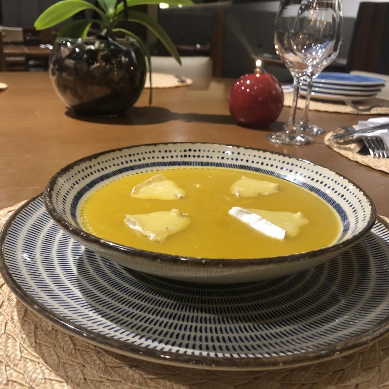 Creme de Mandioquinha com Brie