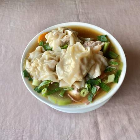 82- Wantan En Sopa Especial La Casa