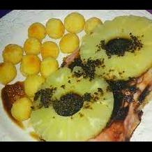 Milanesa con ananá con guarnición