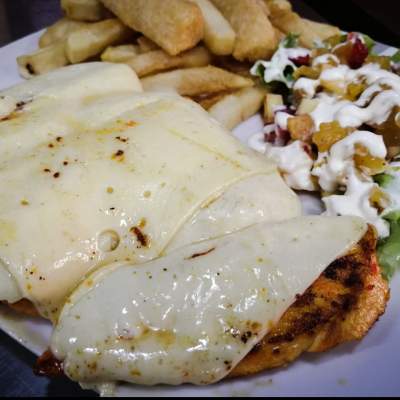 Pechuga de pollo gratinada