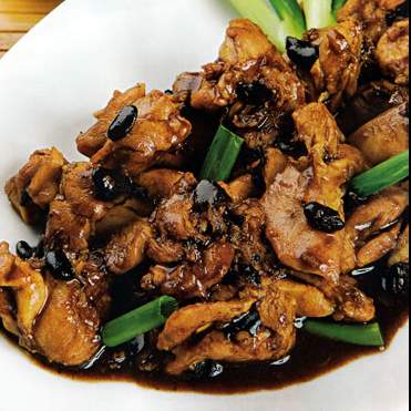 Pollo en Salsa Tausi