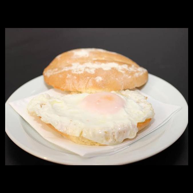 Pan con Huevo