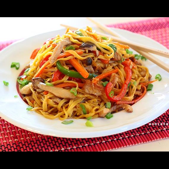 Tallarin Saltado Chino de Chancho