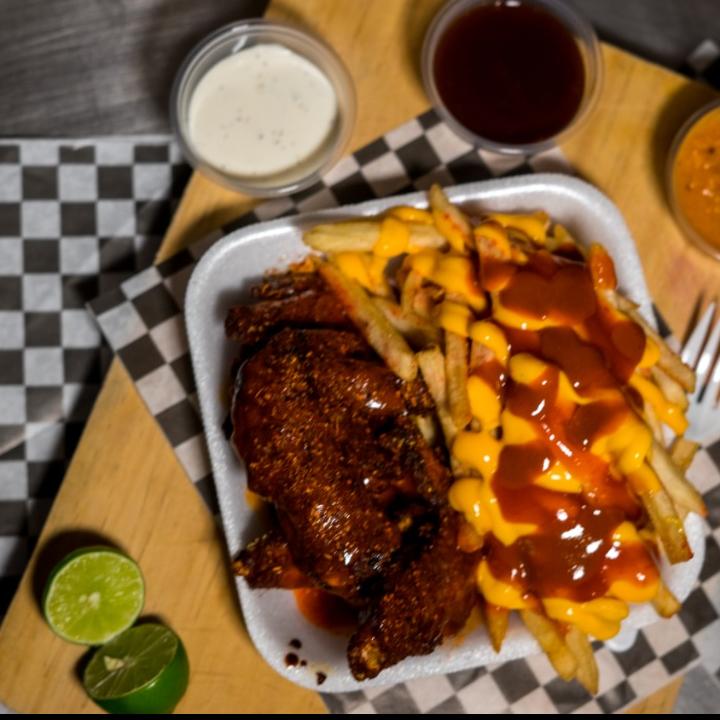 Alitas extra grandes con papas