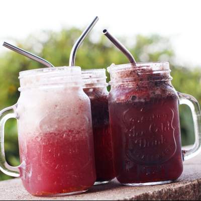 Jugos naturales en agua
