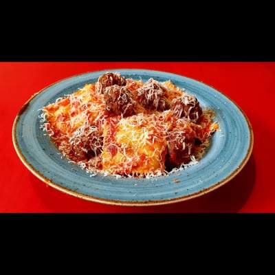 Raviolis 4 quesos + albóndigas