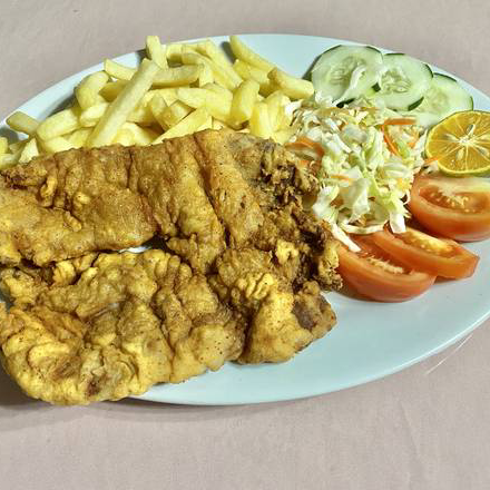 64- Beefsteak La Milanesa Con Papas Ensaladas