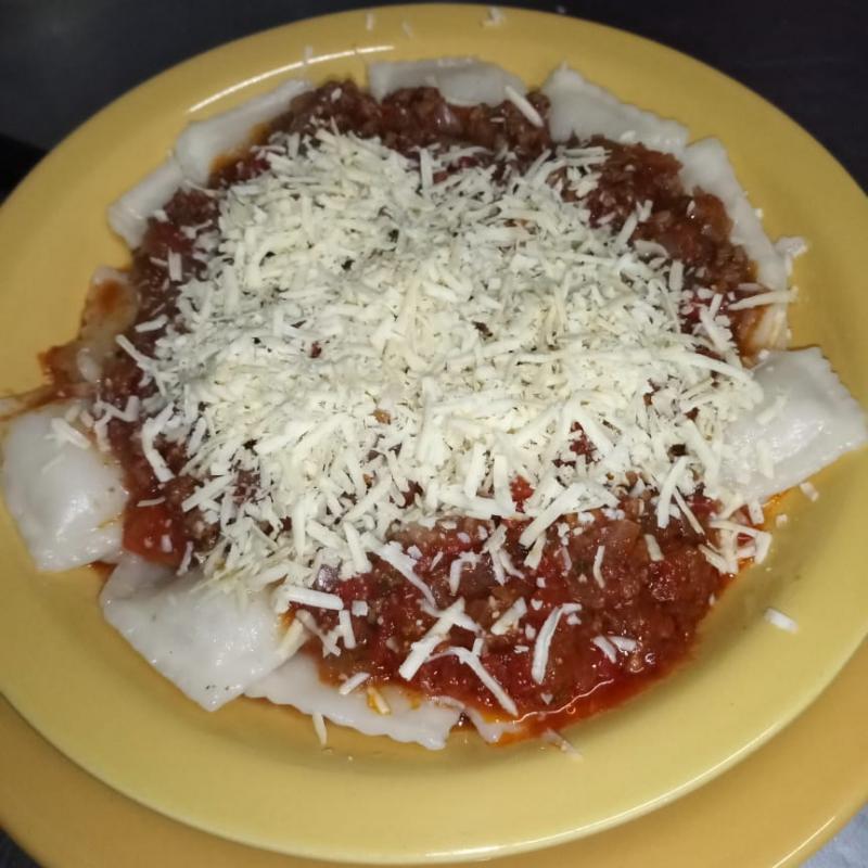 Ravioles con salsa especial a elección