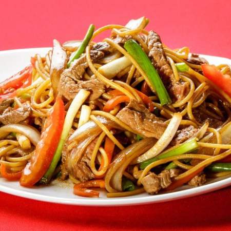 Tallarin saltado de pollo