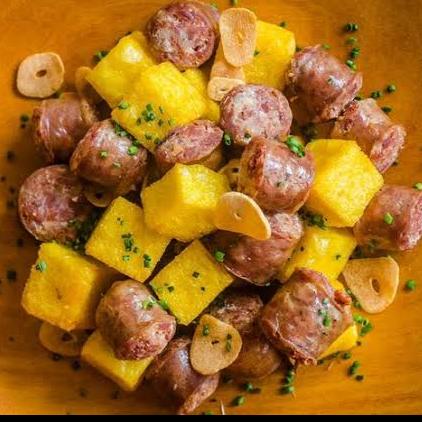 POLENTA COM LINGUICA