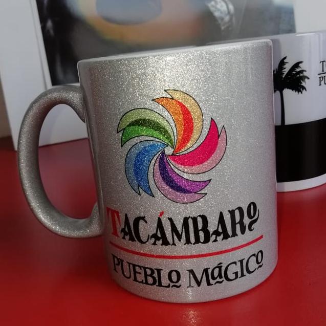 Taza plateada