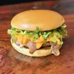 Deu Fome Bacon Cheddar