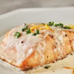 Salmão em cubo ao molho bechamel