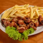 Frango a passarinho C/ batata frita