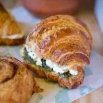 Croissant de Pesto y Ricotta