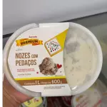 Nozes com pedaços